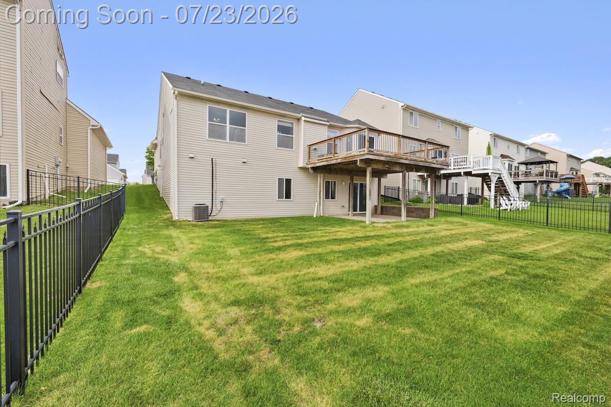 4098 Ash Tree Lane Howell, MI 48843 - Photo 28 of 33 4098 Ash Tree R6ii-23.jpg