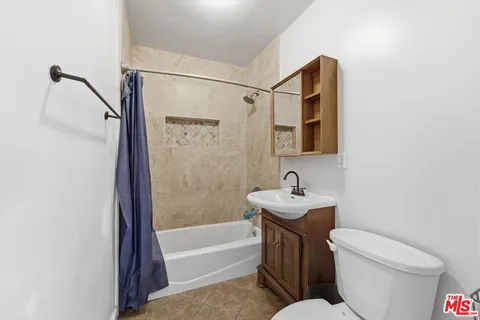 $899,000 | 4254 Gaviota Avenue, Long Beach, CA 90807