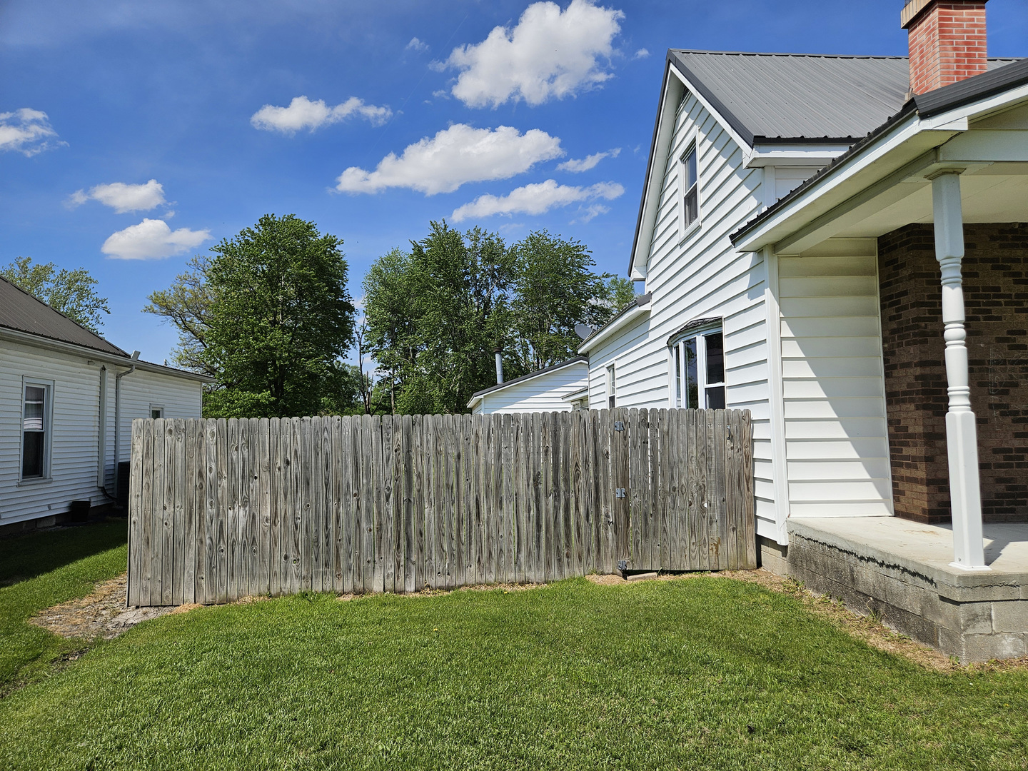 120 East Wayne Street Geff, IL 62842 - Photo 2 of 28