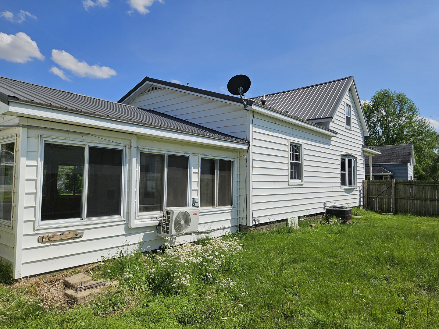 120 East Wayne Street Geff, IL 62842 - Photo 7 of 28
