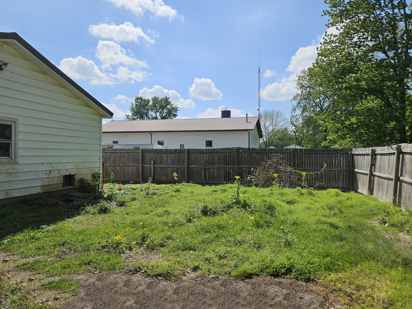 120 East Wayne Street Geff, IL 62842 - Photo 9 of 28
