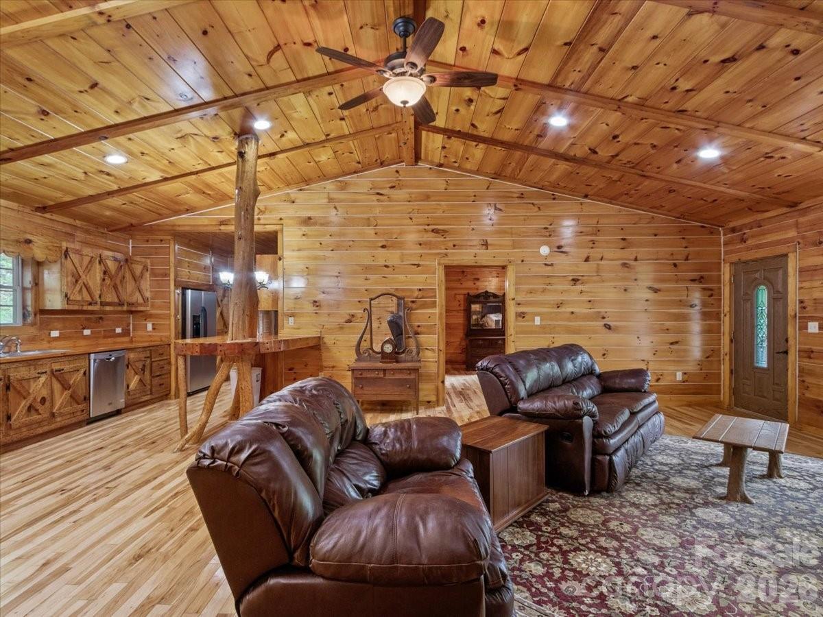 439 Upper Pig Pen Road Green Mountain, NC 28740 - Photo 5 of 28