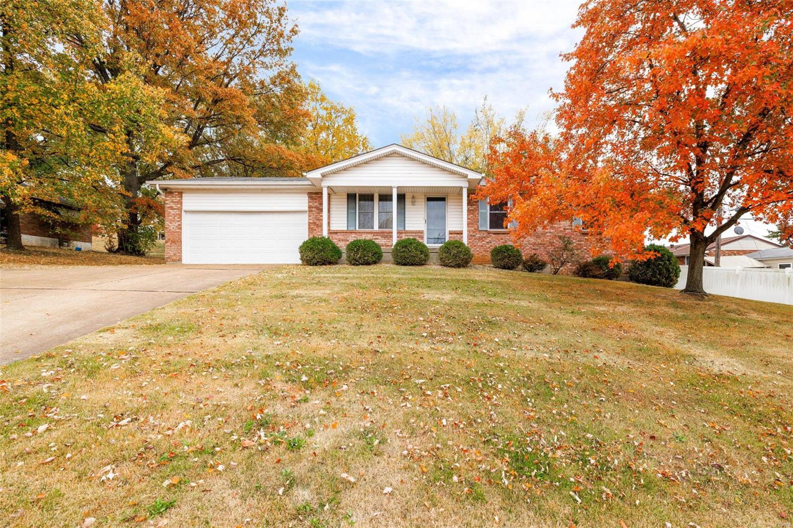 2560 Union Road St. Louis, MO 63125 - Photo 1 of 27 Gallery Image 1