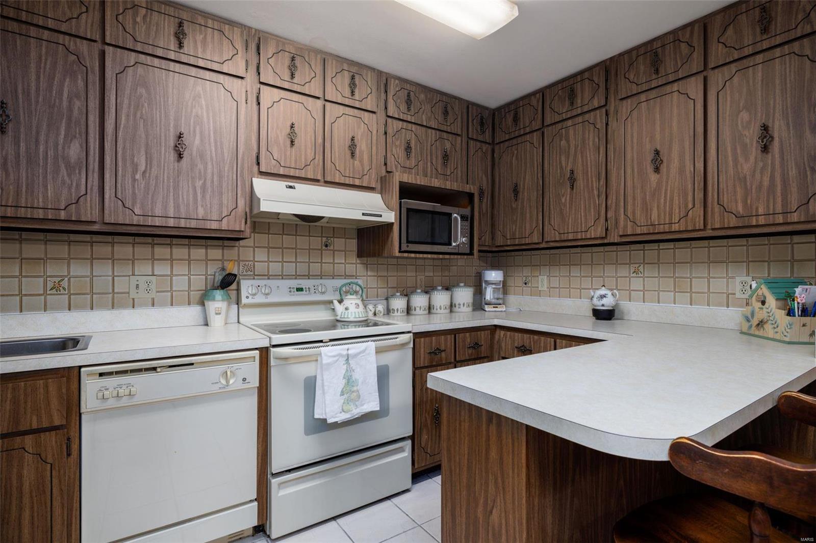 2560 Union Road St. Louis, MO 63125 - Photo 11 of 27 Gallery Image 11