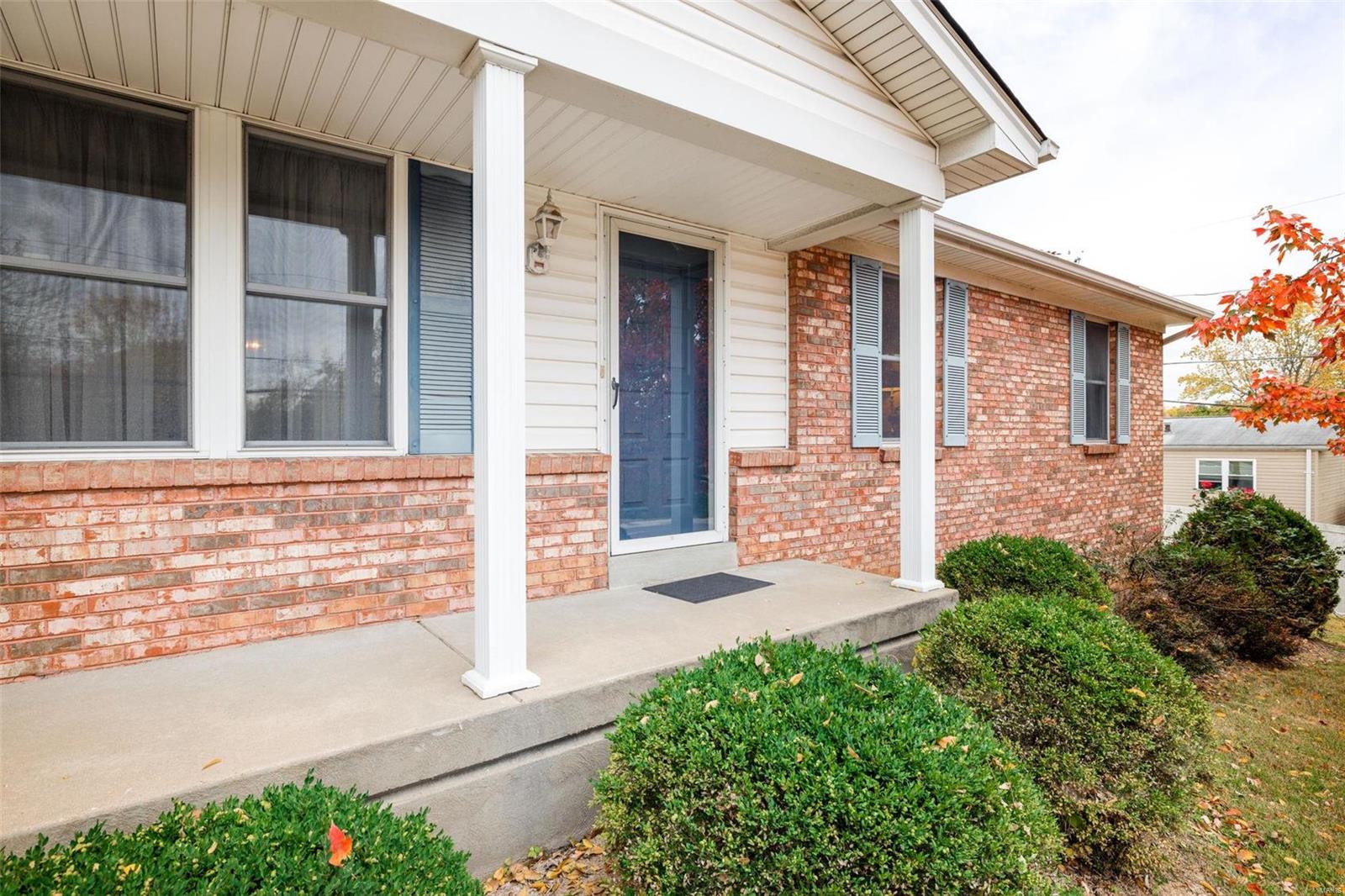 2560 Union Road St. Louis, MO 63125 - Photo 3 of 27 Gallery Image 3