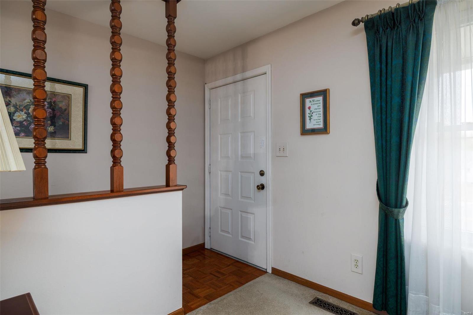 2560 Union Road St. Louis, MO 63125 - Photo 4 of 27 Gallery Image 4