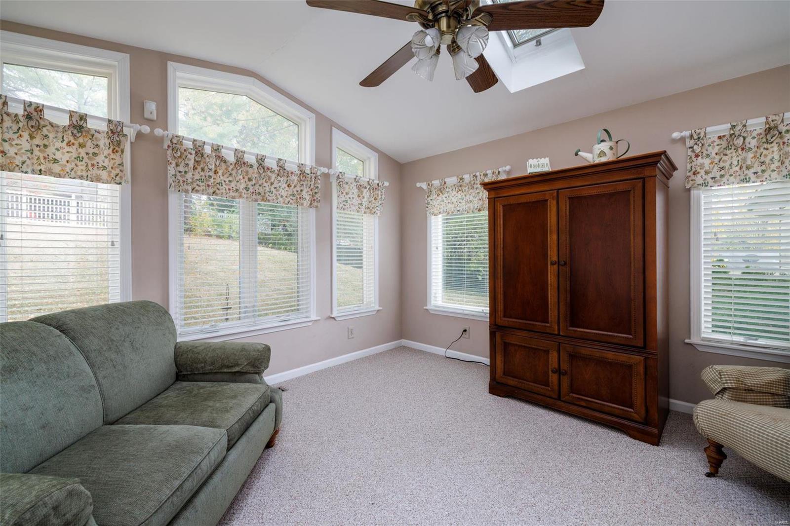 2560 Union Road St. Louis, MO 63125 - Photo 7 of 27 Gallery Image 7