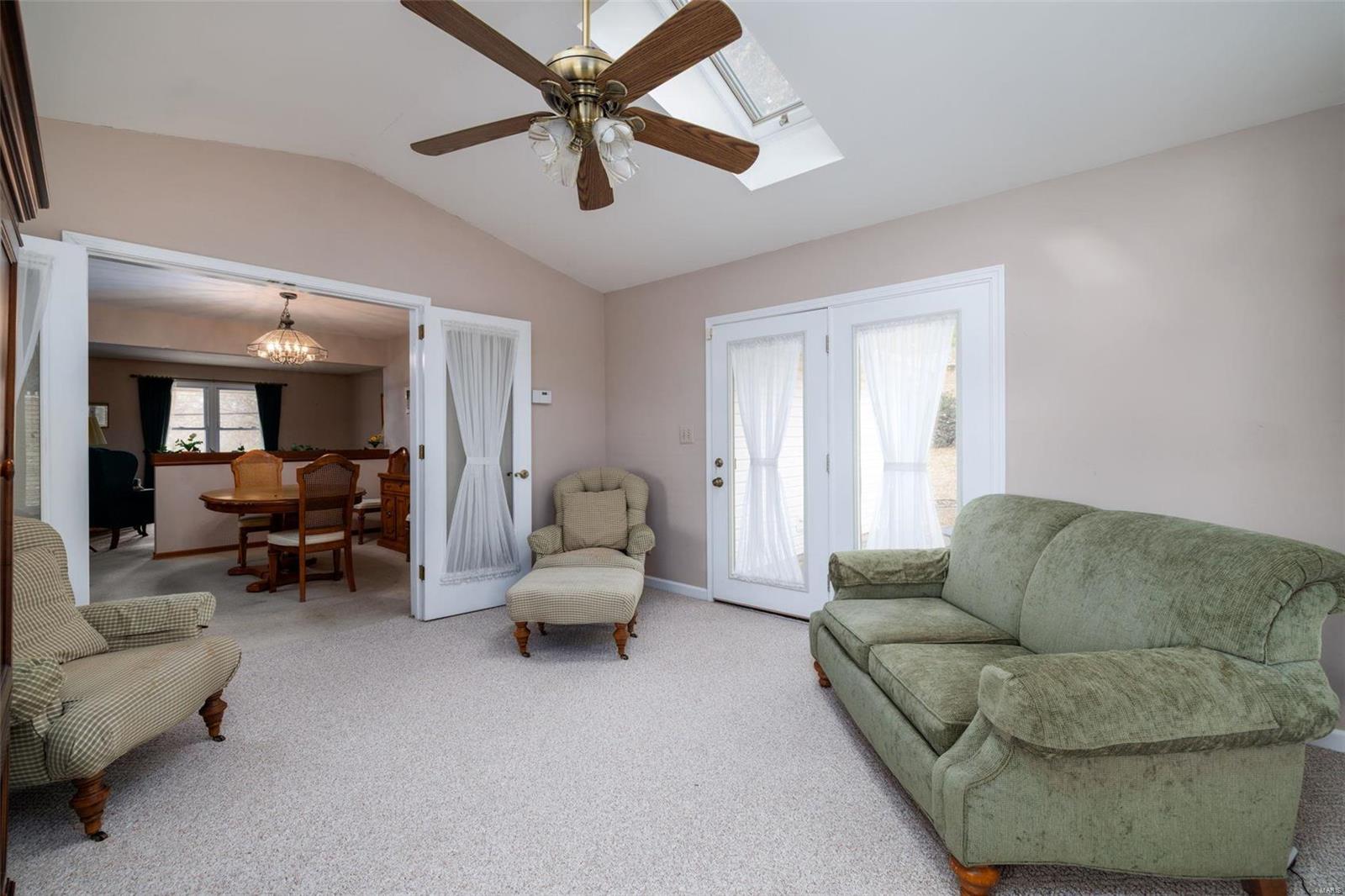 2560 Union Road St. Louis, MO 63125 - Photo 8 of 27 Gallery Image 8