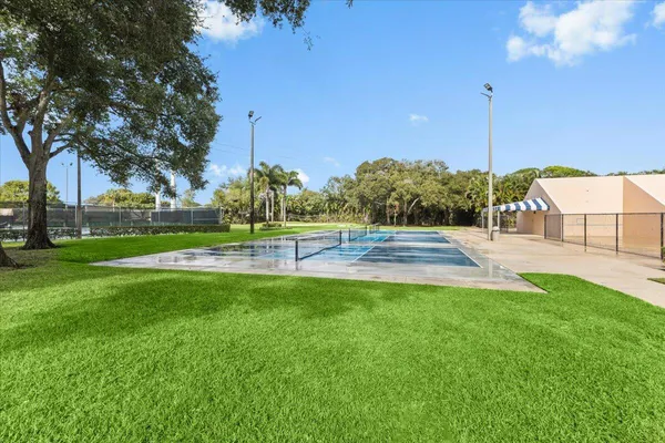 $2,900 | 2704 27th Way, West Palm Beach, FL 33407