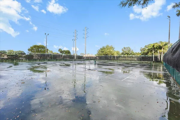 $2,900 | 2704 27th Way, West Palm Beach, FL 33407