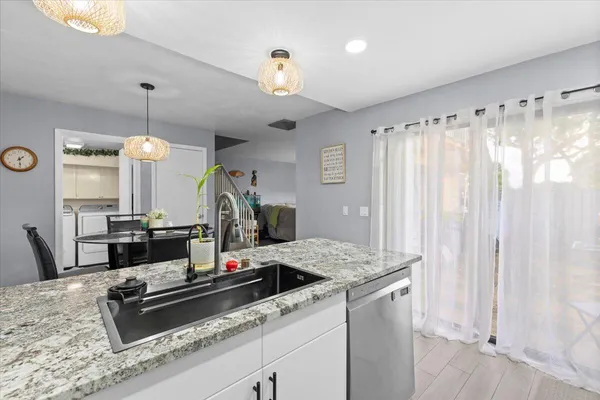 $2,900 | 2704 27th Way, West Palm Beach, FL 33407