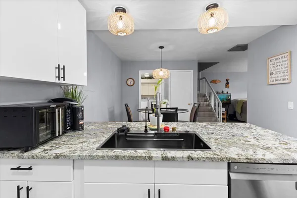 $2,900 | 2704 27th Way, West Palm Beach, FL 33407