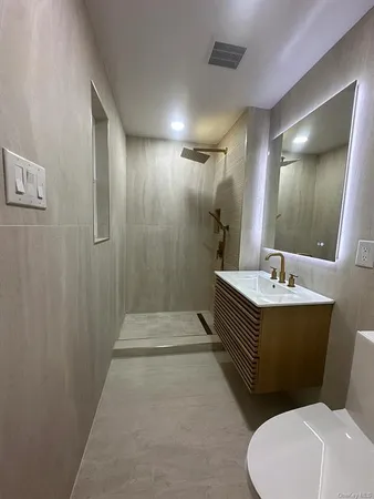 $3,800 | 77 North Dunton Avenue, East Patchogue, NY 11772