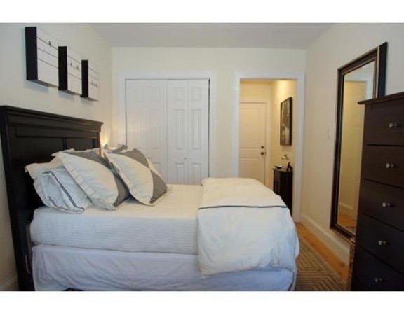 76 Commonwealth Avenue, Unit 11 Boston, MA 02116 - Photo 4 of 5
