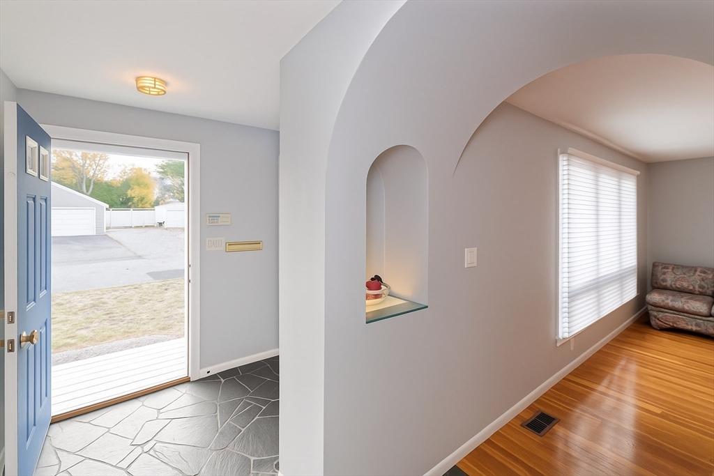 1 Brookvale Road Framingham, MA 01701 - Photo 3 of 37