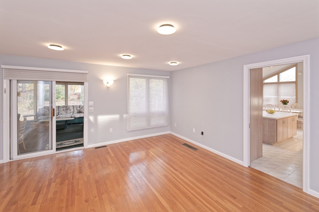 1 Brookvale Road Framingham, MA 01701 - Photo 7 of 37