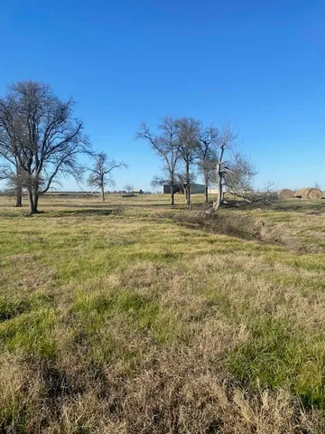 $600,000 | 403 Lott Tx 76656, Lott, TX 76656
