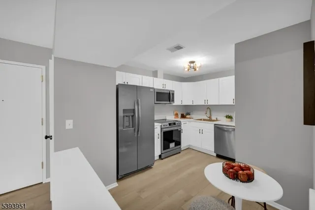 $649,900 | 51 Mt Kemble Avenue, Unit 405, Morristown, NJ 07960