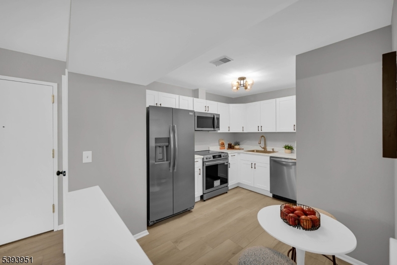 51 Mt Kemble Avenue, Unit 405 Morristown, NJ 07960 - Photo 8 of 28