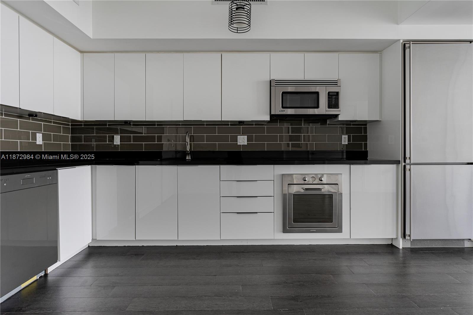 92 Southwest 3rd Street, Unit 4509 Miami, FL 33130 - Photo 3 of 31 Gallery Image 3