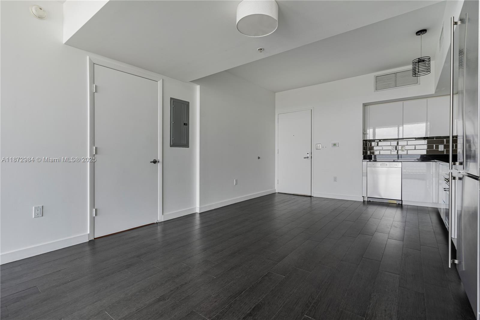 92 Southwest 3rd Street, Unit 4509 Miami, FL 33130 - Photo 4 of 31 Gallery Image 4