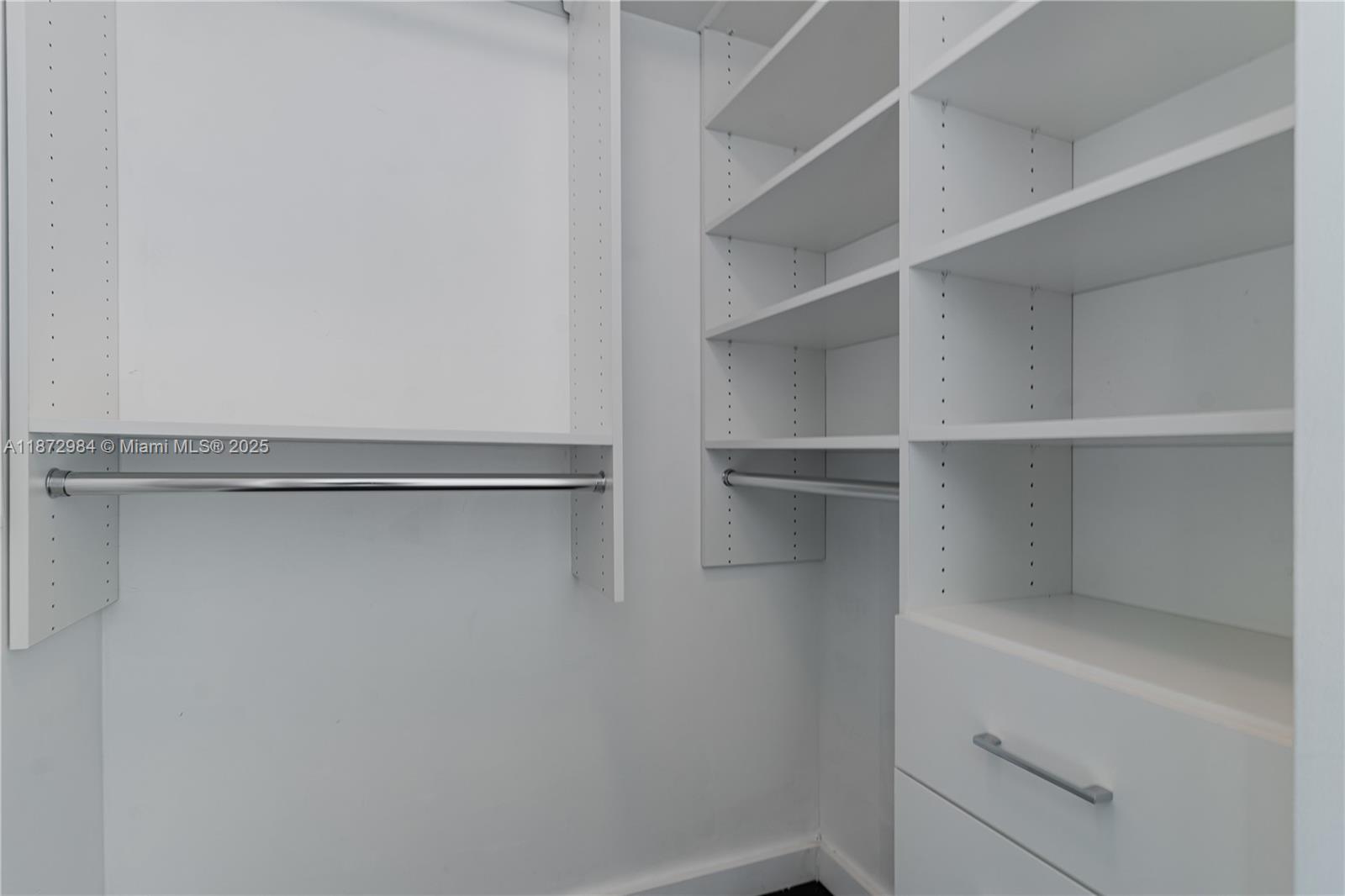92 Southwest 3rd Street, Unit 4509 Miami, FL 33130 - Photo 9 of 31 Gallery Image 9