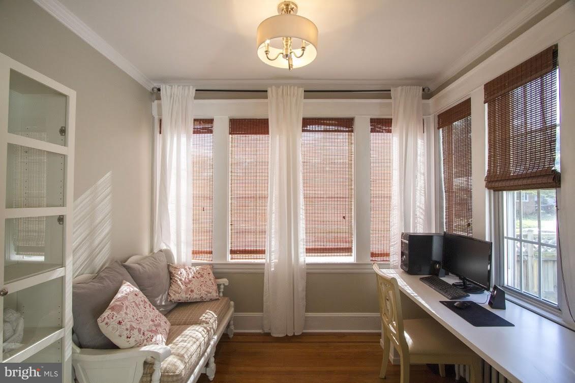 900 Overbrook Road Baltimore, MD 21239 - Photo 12 of 30 Family Room on first floor. So cute.