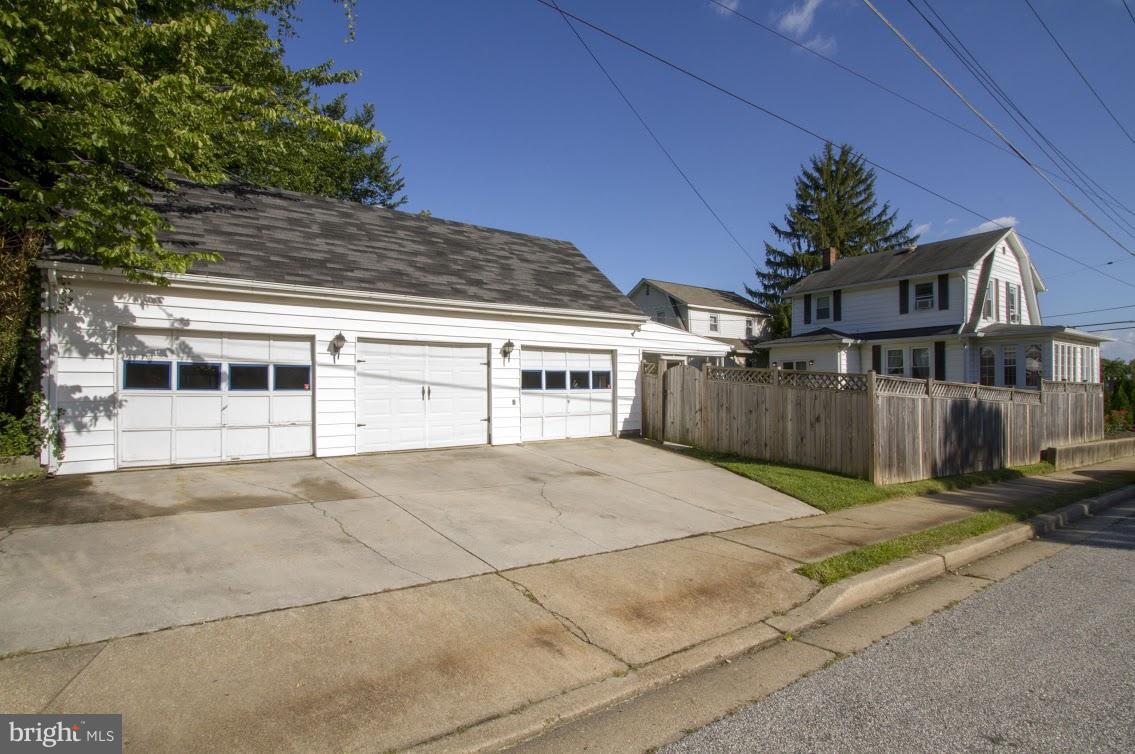 900 Overbrook Road Baltimore, MD 21239 - Photo 30 of 30 3-car garage. Finished upper level w/ office.