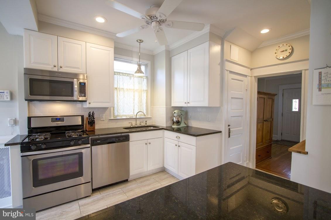 900 Overbrook Road Baltimore, MD 21239 - Photo 6 of 30 New kitchen! Granite, SS, tiled floor.
