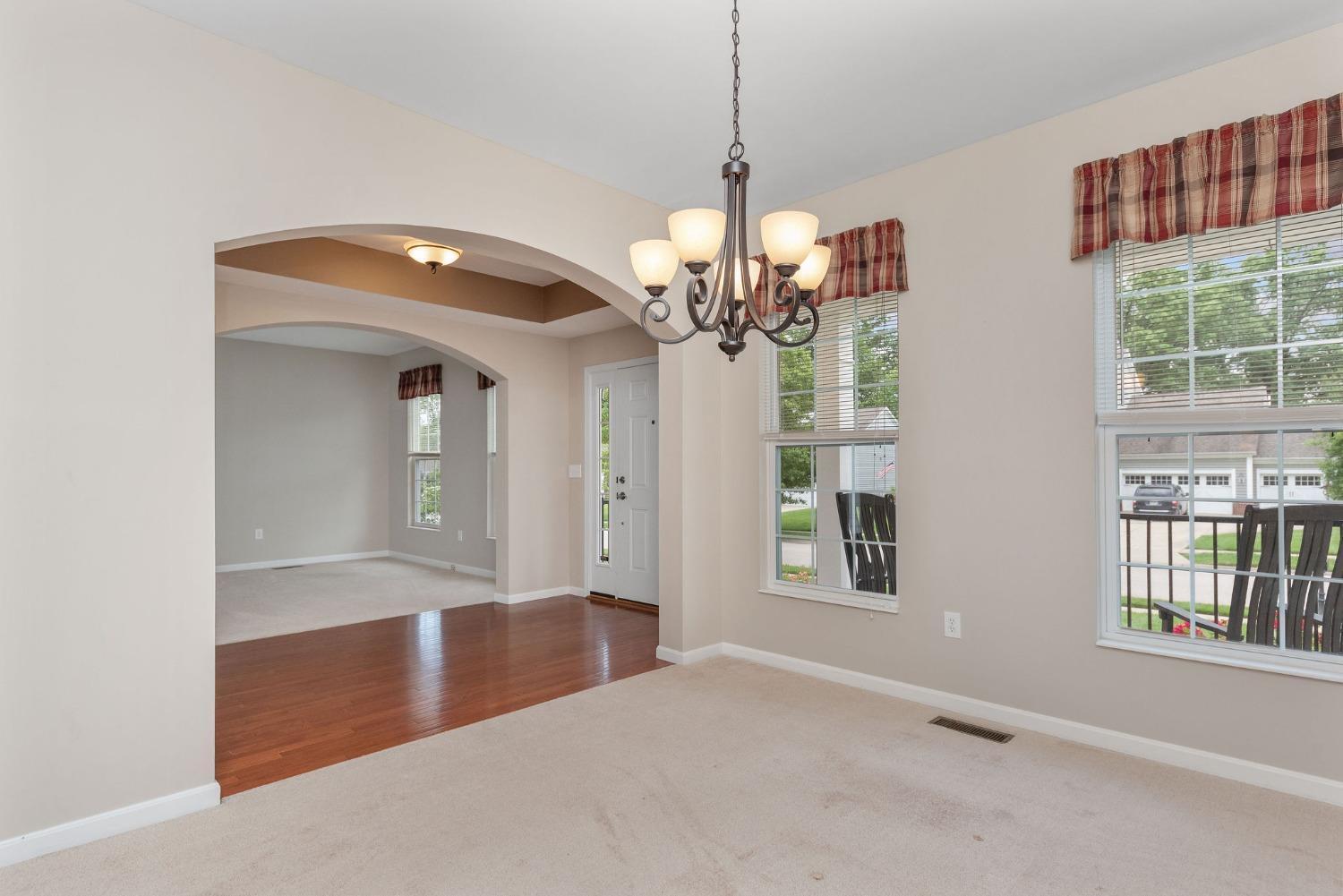 692 Hyacinth Road Cincinnati, OH 45245 - Photo 11 of 41