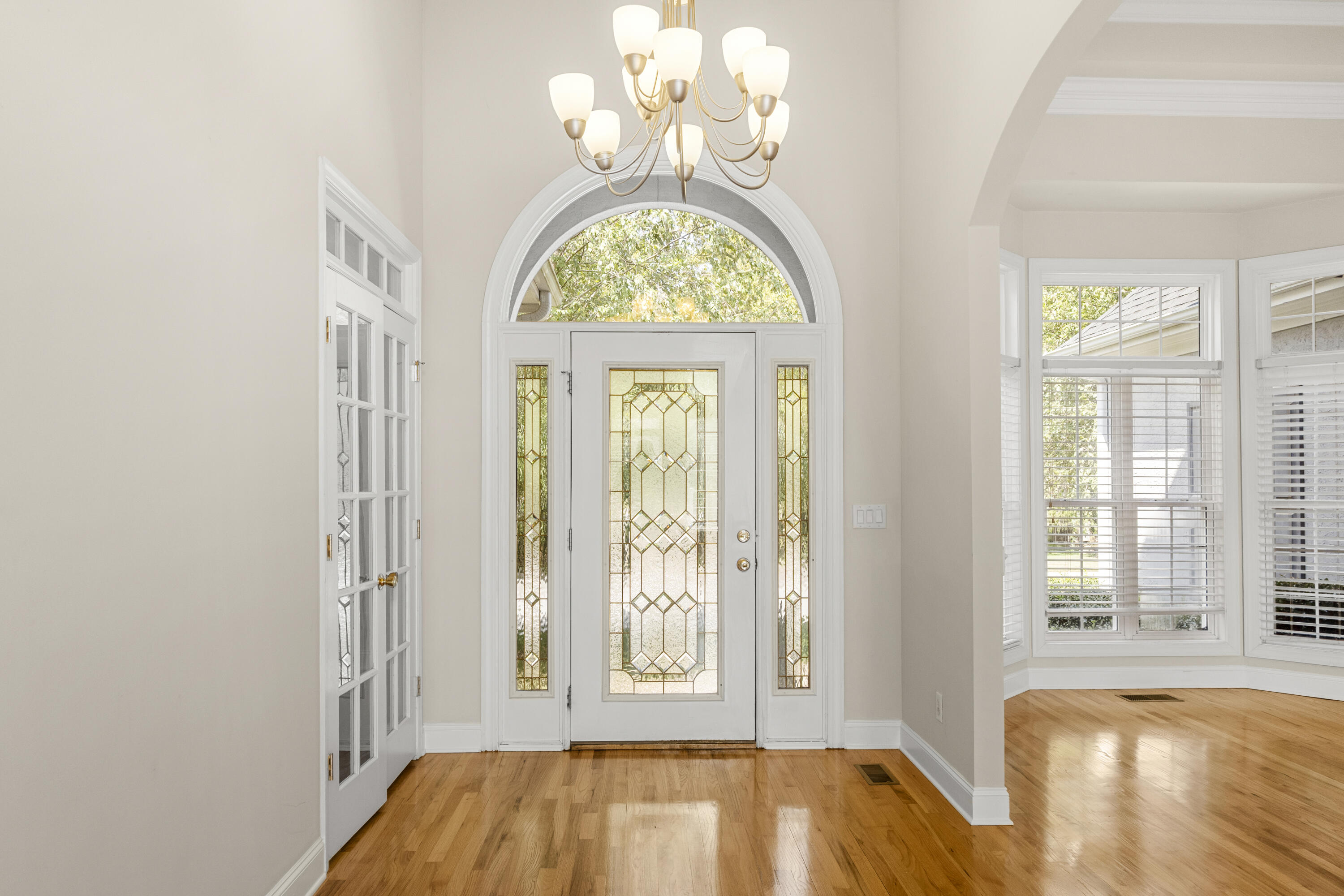 902 Cattails Drive Ooltewah, TN 37363 - Photo 8 of 90 foyer