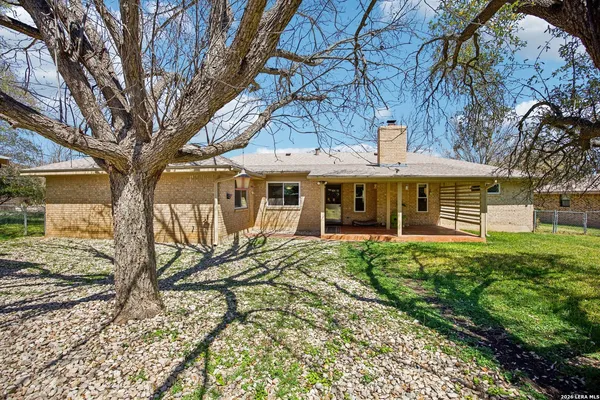 $385,500 | 92 Westwood Lane, Kerrville, TX 78028