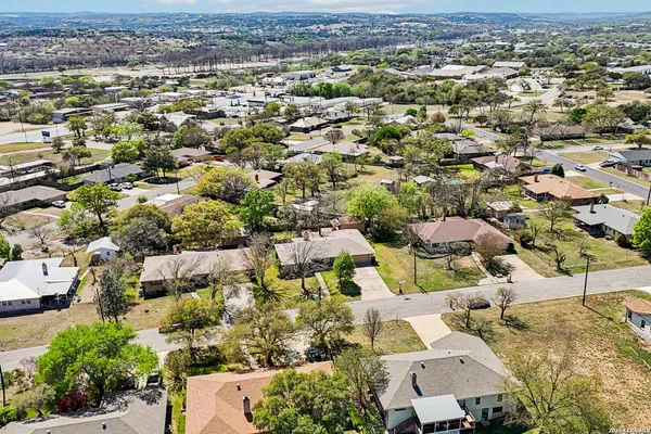 $385,500 | 92 Westwood Lane, Kerrville, TX 78028