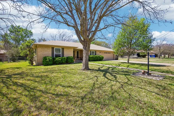 $385,500 | 92 Westwood Lane, Kerrville, TX 78028