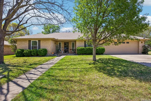 $385,500 | 92 Westwood Lane, Kerrville, TX 78028