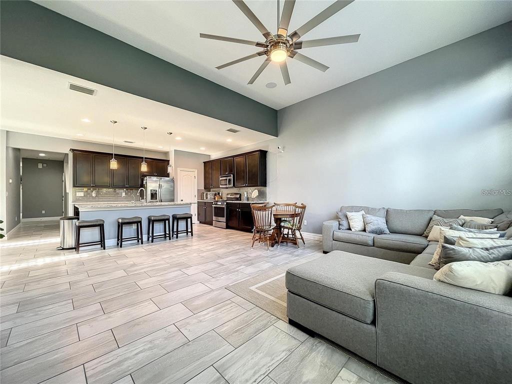 14322 Parkside Ridge Way Lithia, FL 33547 - Photo 8 of 33