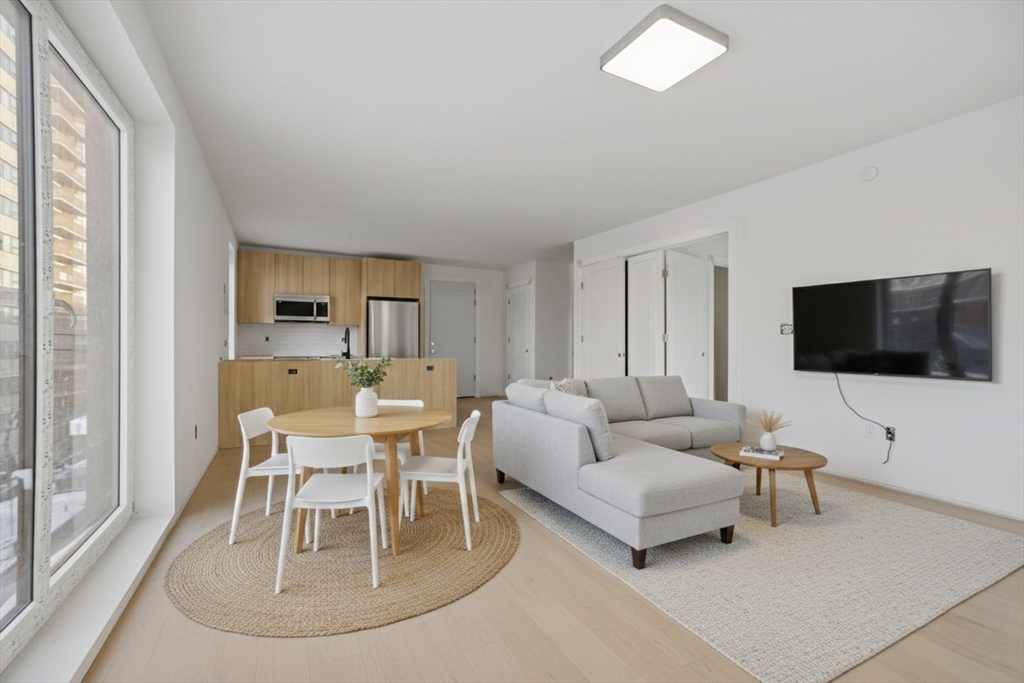 1035 Commonwealth Avenue, Unit 203 Boston, MA 02215 - Photo 3 of 9