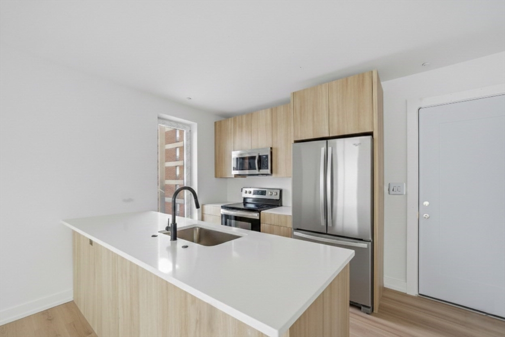 1035 Commonwealth Avenue, Unit 203 Boston, MA 02215 - Photo 4 of 9