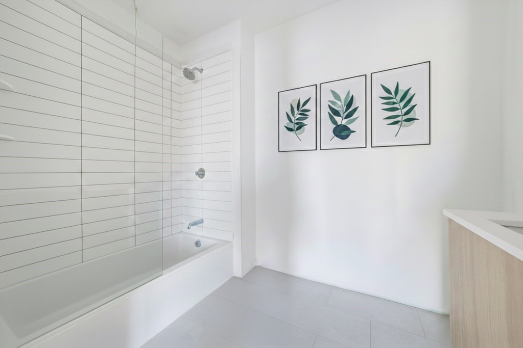 1035 Commonwealth Avenue, Unit 203 Boston, MA 02215 - Photo 8 of 9