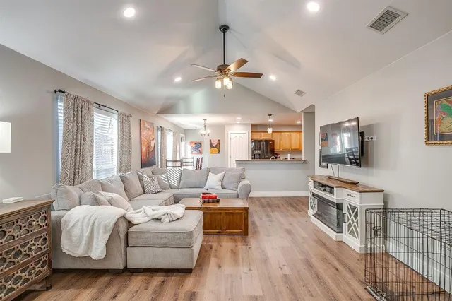 $267,000 | 407 Grayson Court, Joshua, TX 76058