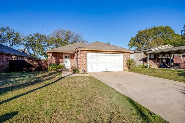 $267,000 | 407 Grayson Court, Joshua, TX 76058