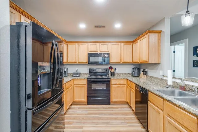 $267,000 | 407 Grayson Court, Joshua, TX 76058