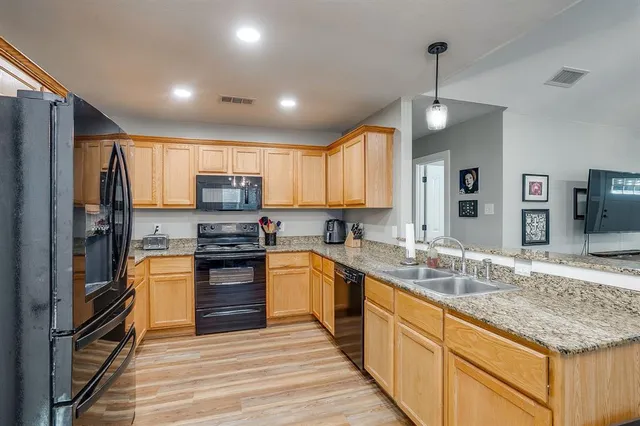 $267,000 | 407 Grayson Court, Joshua, TX 76058