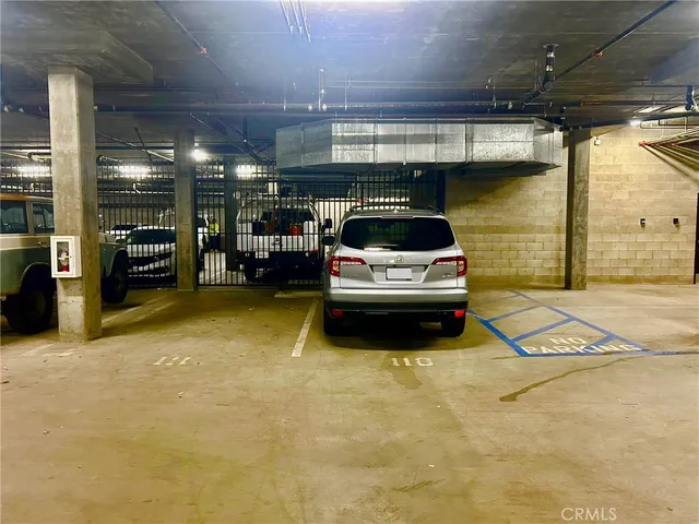 $3,950 | 300 East 4th Street, Unit 101, Long Beach, CA 90802