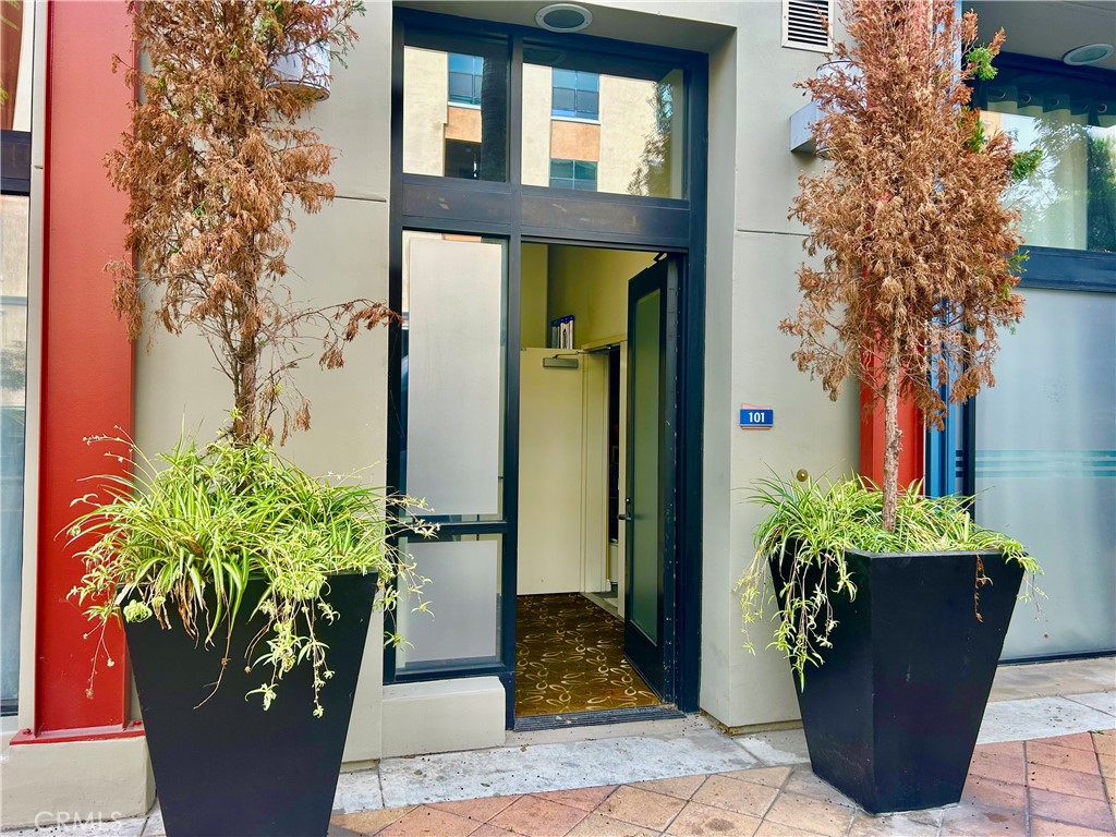 300 East 4th Street, Unit 101 Long Beach, CA 90802 - Photo 3 of 64