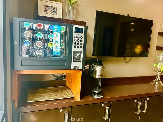 $3,950 | 300 East 4th Street, Unit 101, Long Beach, CA 90802