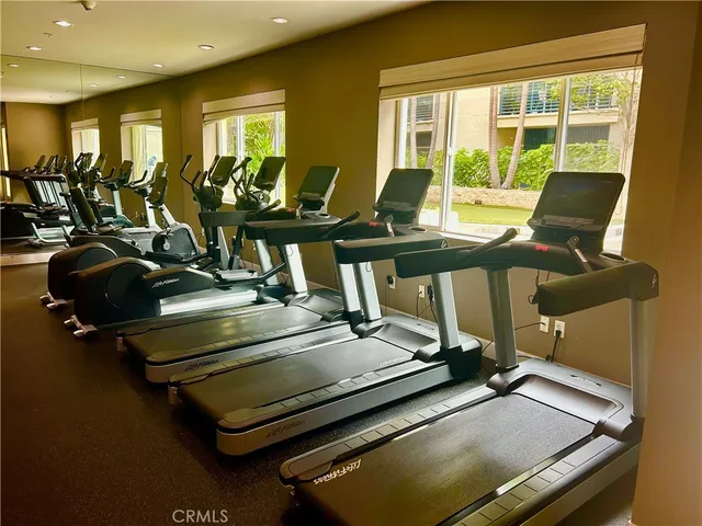 $3,950 | 300 East 4th Street, Unit 101, Long Beach, CA 90802