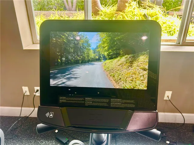 $3,950 | 300 East 4th Street, Unit 101, Long Beach, CA 90802