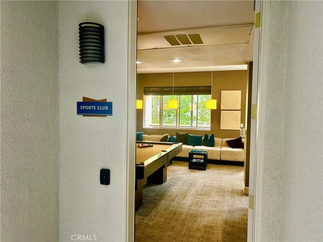 $3,950 | 300 East 4th Street, Unit 101, Long Beach, CA 90802