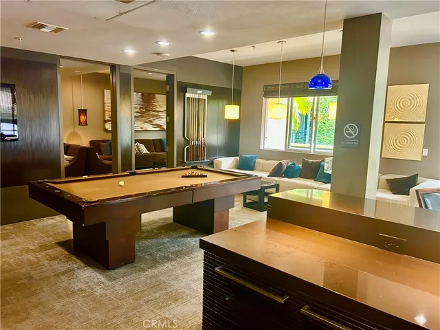 $3,950 | 300 East 4th Street, Unit 101, Long Beach, CA 90802